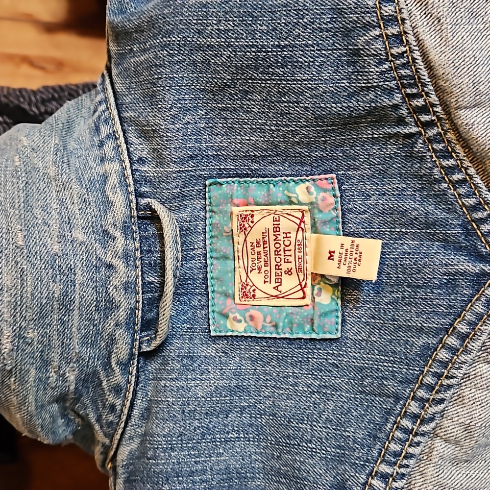 A&F VINTAGE Y2K MEDIUM DENIM JACKET - Picture 5 of 13